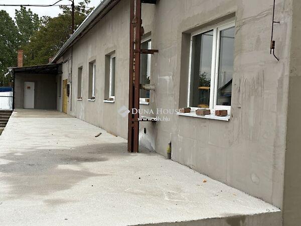 Tutaj, Szolnok képe