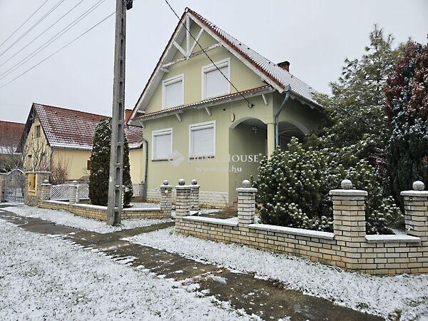 Tavasz, Véménd képe