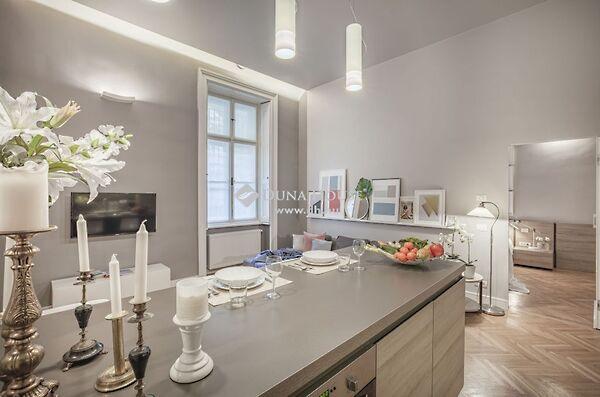 Kossuth Lajos, Budapest, V. kerület 2. képe