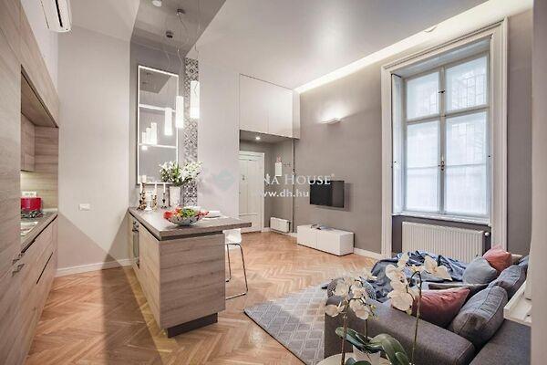 Kossuth Lajos, Budapest, V. kerület 3. képe