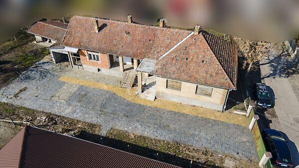 Központi, Tura képe