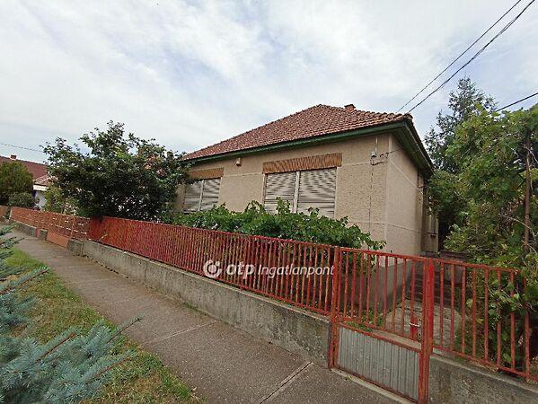 Aradi, Jászfényszaru képe