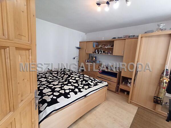 Diófa u., Herend 2. képe