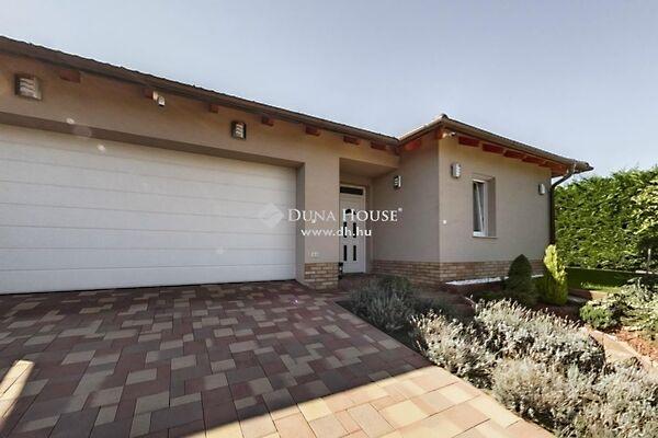 Peklár, Pomáz 3. képe