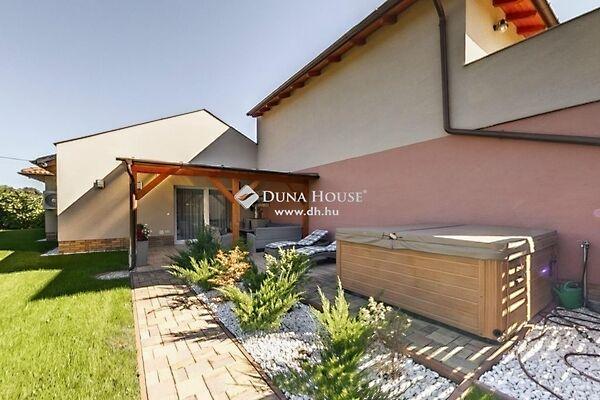 Peklár, Pomáz 3. képe