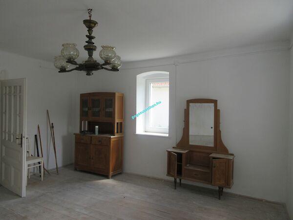 Kossuth, Uppony 3. képe