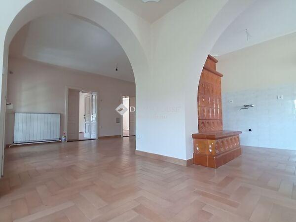 Pelikán, Kecskemét képe