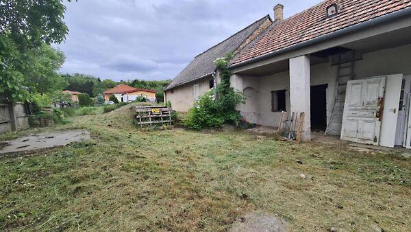 Győrújbarát képe