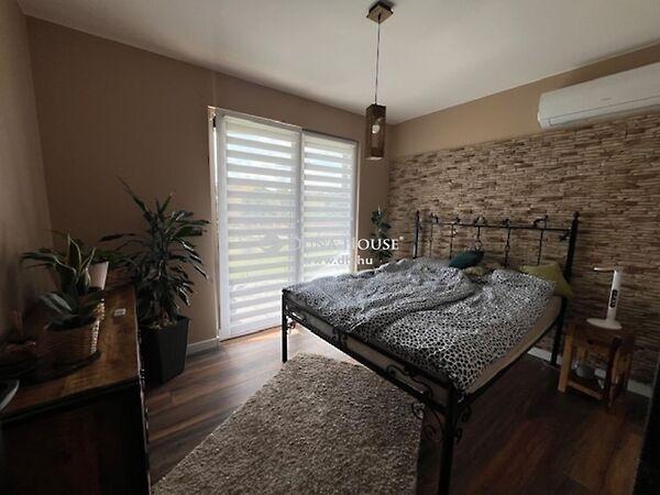 Bóbita, Pécs 3. képe