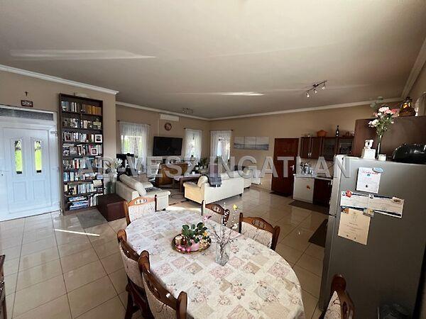 Újhartyán 2. képe