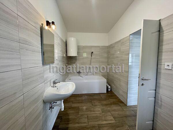 Tahitótfalu 3. képe