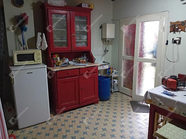 Alkotmány, Környe képe