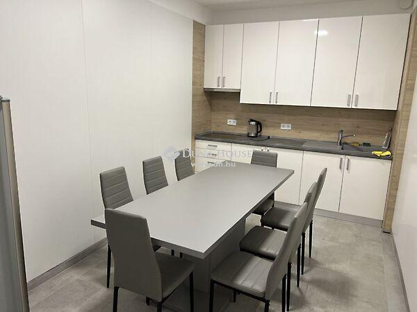 Vadász, Pécs 3. képe