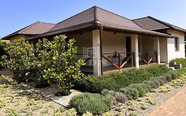 újépítésű, Gárdony képe