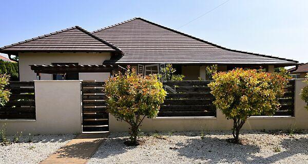 újépítésű, Gárdony 3. képe