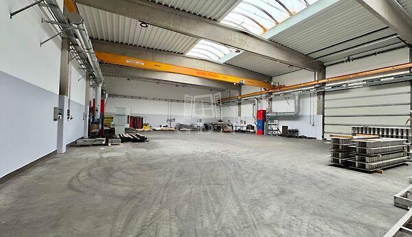 Budaörs ipari csarnok kedvező, Budaörs képe