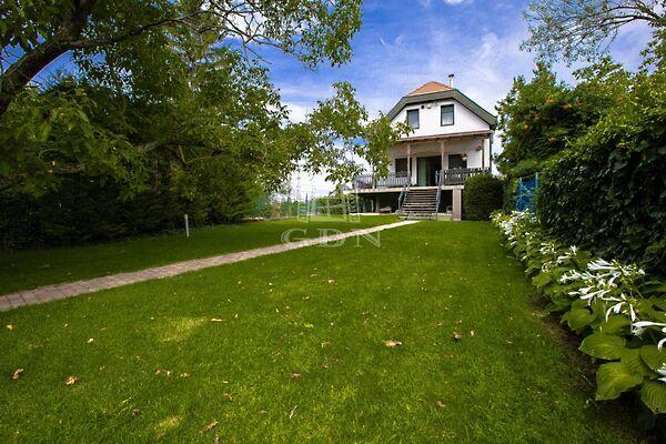 Központ, Kerepes képe