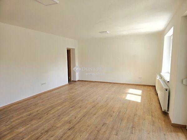 Hunyadi János, Pécs 3. képe