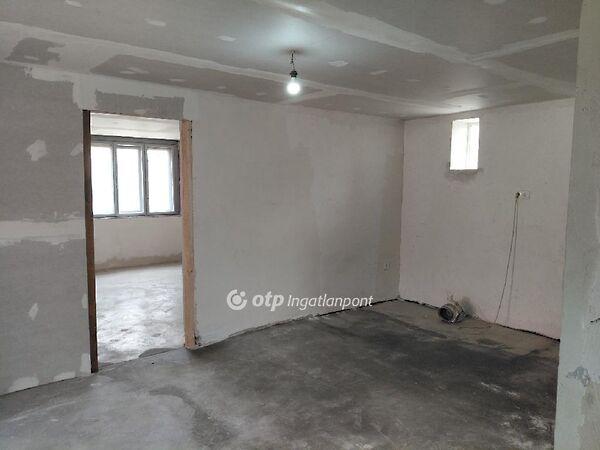 Apród, Hatvan 3. képe