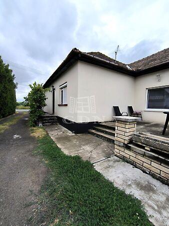 Aszfaltos út, Szirák képe