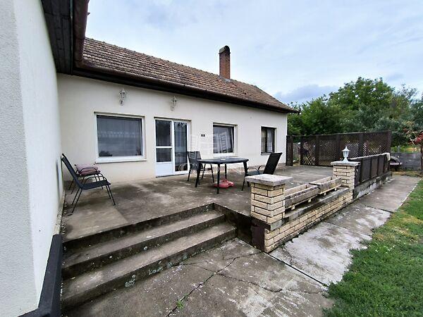 Aszfaltos út, Szirák 3. képe