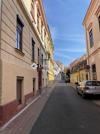 Mátyás király, Pécs 3. képe