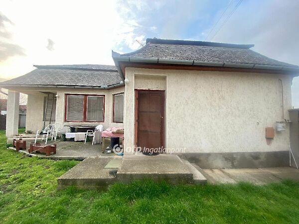 Gém, Jászberény 3. képe