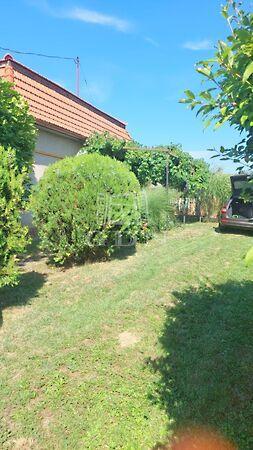 Új tetővel, tégla ház, Kilimán 3. képe