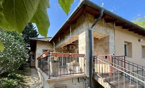 Parkváros, intim kert, otthonos, Érd képe