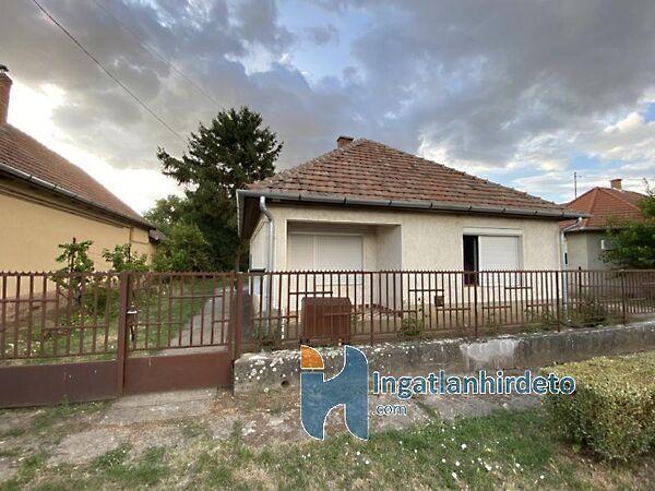 Akácfa , Hort képe