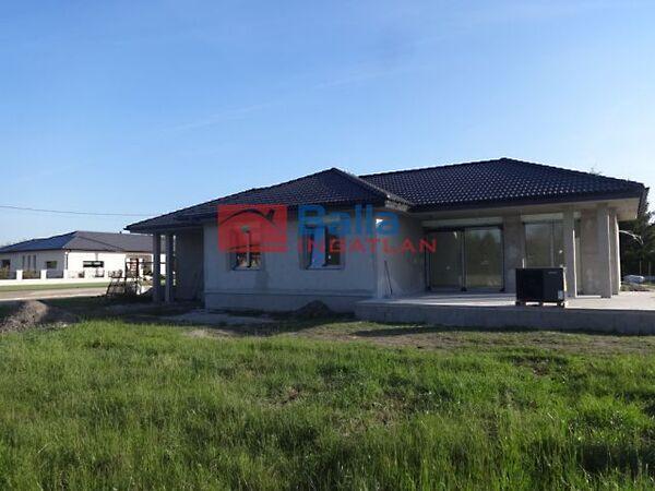 Dr. Tóth Géza, Tiszakécske képe