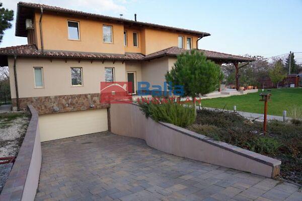 Kamaraerdei úthoz közel, Budapest, XXII. kerület képe