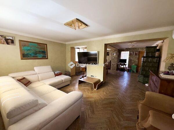 Kővirág, Pécs képe