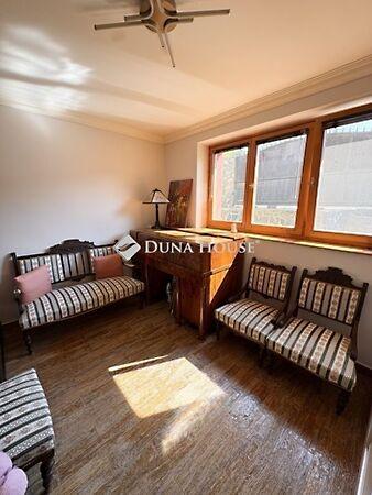 Kővirág, Pécs 2. képe