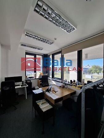 Wolfner, Budapest, IV. kerület 3. képe