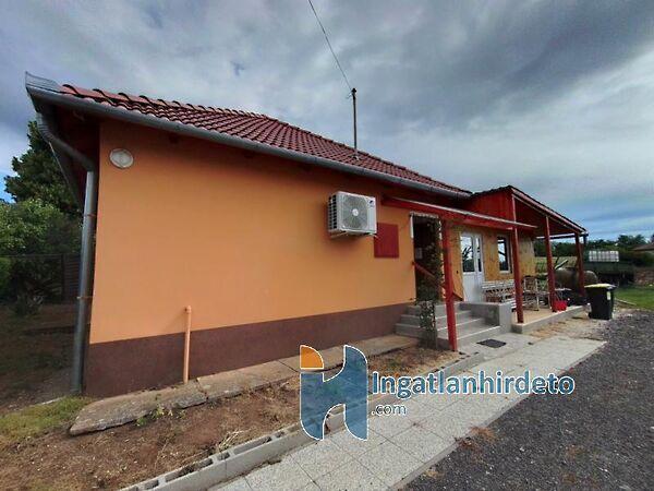 Szabadság, Karácsond 2. képe