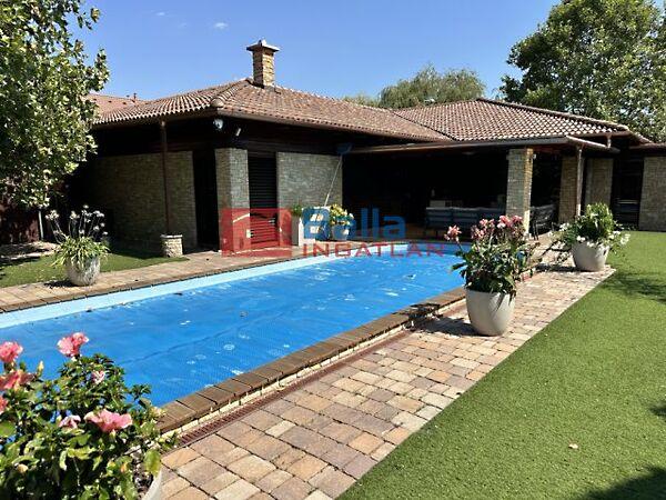 Szép, Vecsés képe