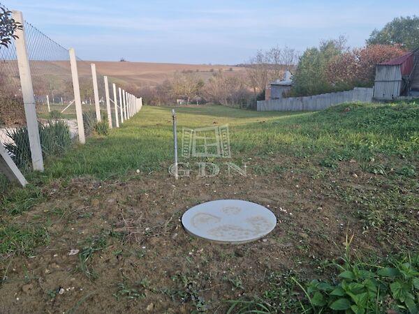 Csendes,, Pusztaszemes képe