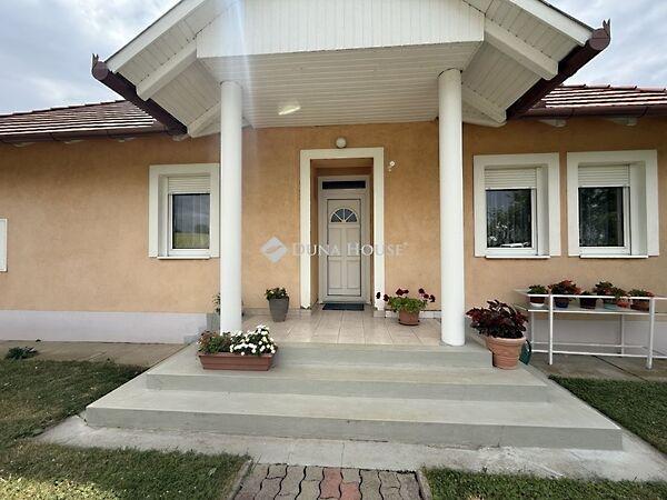 Laufer, Pécs 3. képe