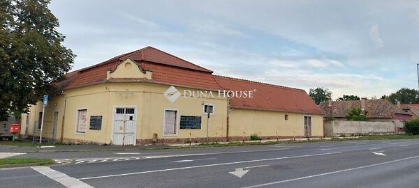 Kocsi, Tata 3. képe