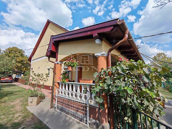 Vasúton túl _1-es , Pécel 3. képe