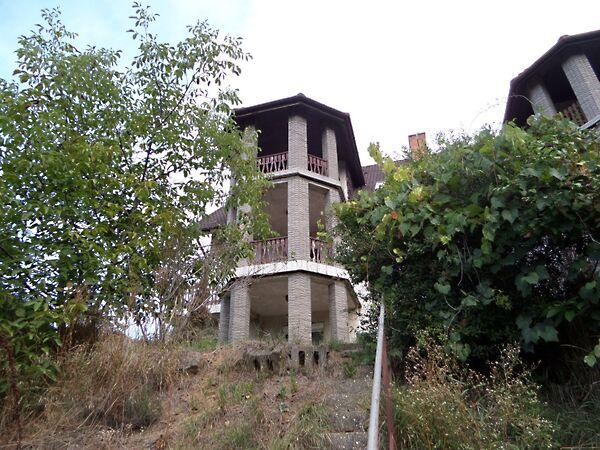 Alkotmány, Komló 2. képe