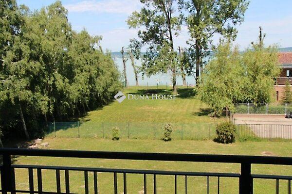 Hunyadi János, Balatonboglár képe