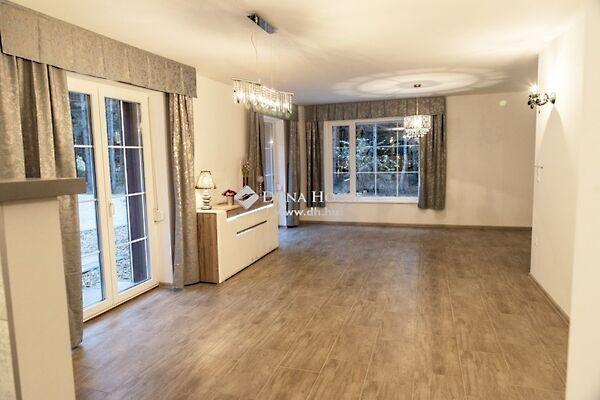 Ezerjó, Ballószög képe