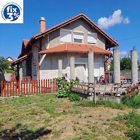 Judit Ingatlan és, Monor képe