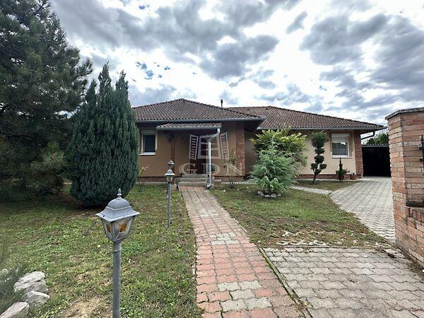 Hangulatos, tágas mediterrán, Orci 2. képe