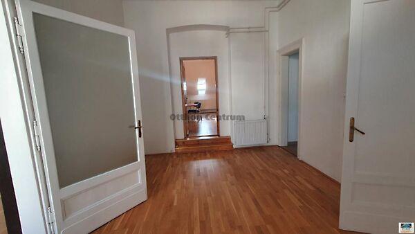 Dísz, Budapest, I. kerület 2. képe