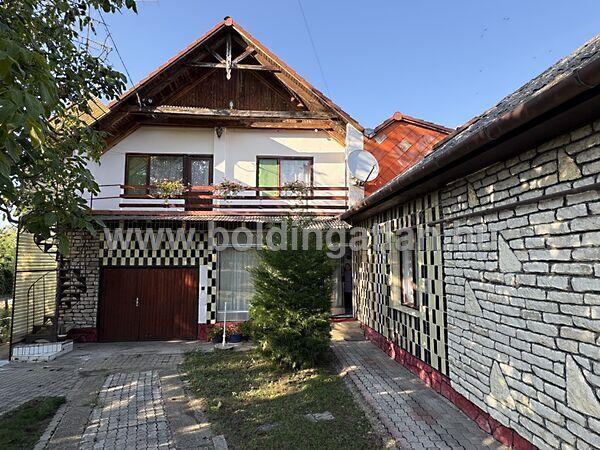 Attila, Balatonboglár képe