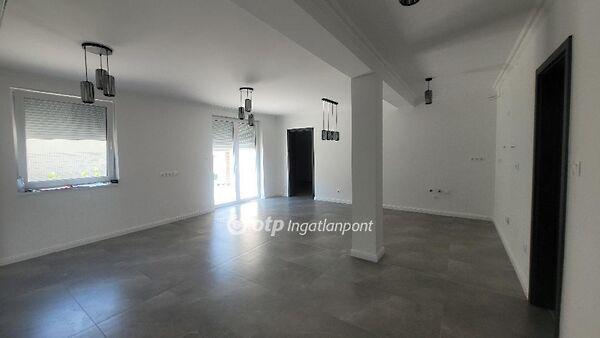 Lakó, Jászberény 2. képe