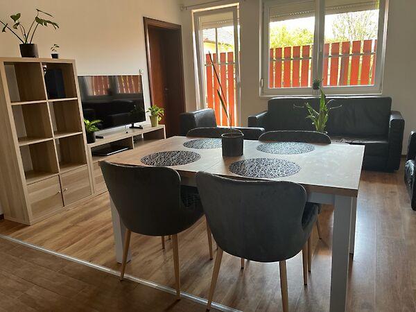 Judit Ingatlan és, Monor 2. képe